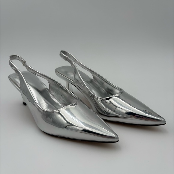 ✨ NEW Metallic Silver Slingback Kitten Heels ✨ - Picture 2 of 8